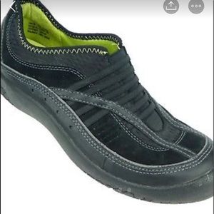 New Clarks Privo Slip on